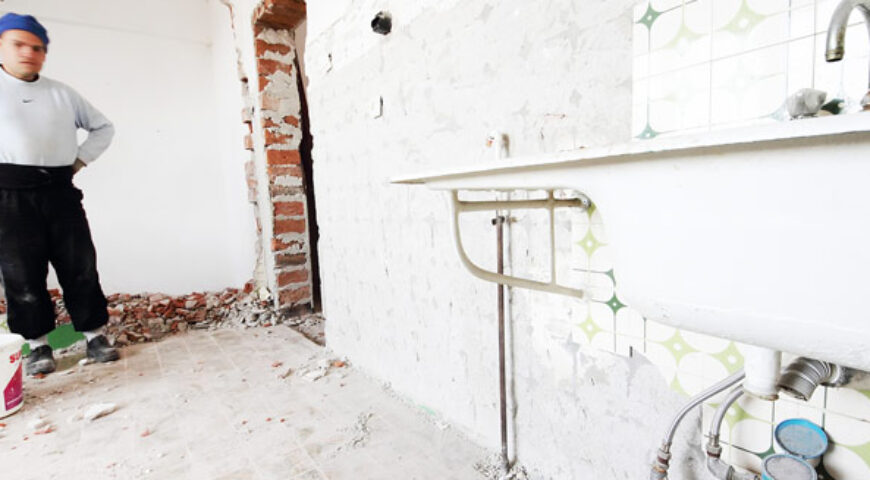 When and Why Not to DIY Home Renovations